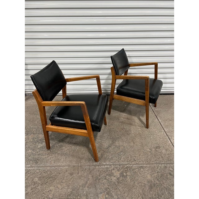 Wood 1960s Mid-Century Modern Jens Rise Style Captains Walnut Arm Chairs With Black Leather - Set of 2 For Sale - Image 7 of 10