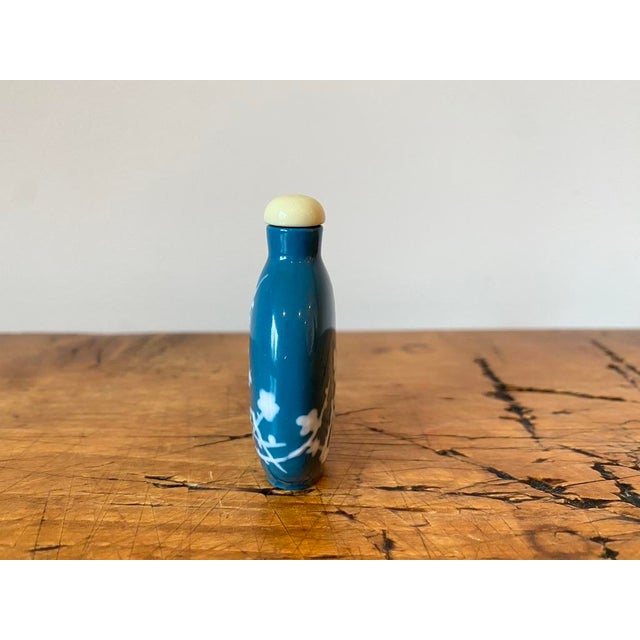 Mid 20th Century Vintage Glass Peking Cherry Blossom Snuff Bottle For Sale - Image 5 of 7