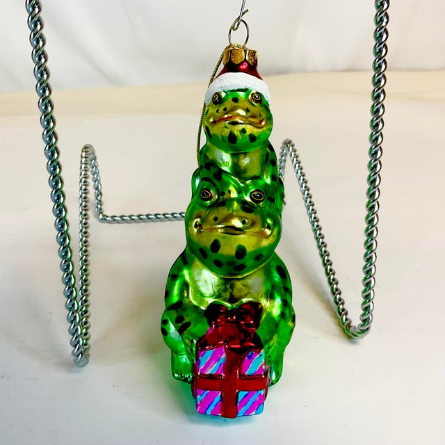 Bottle Green 1990s Vintage Boho Chic Americana Mercury Glass Stacking Frogs Christmas Ornament. For Sale - Image 8 of 8