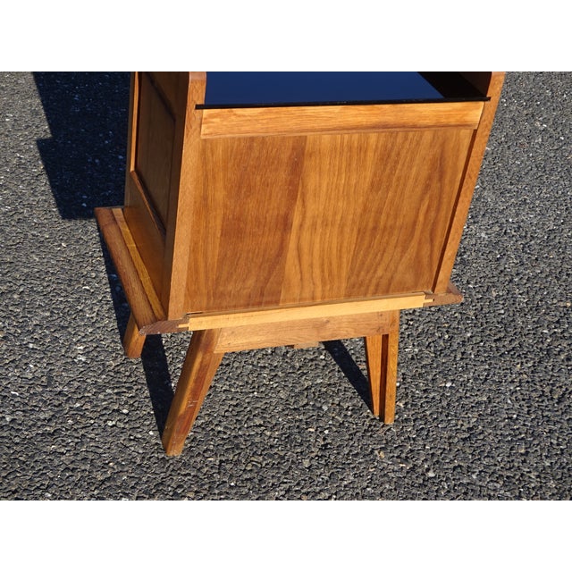 Vintage Bedside Table in Light Oak with Splayed Legs and Black Glass Top, 1960s For Sale - Image 13 of 18