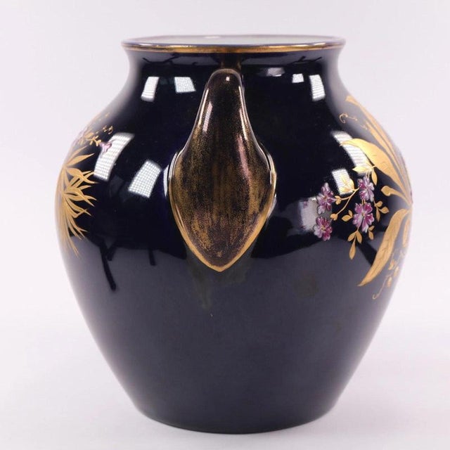 Antique Cobalt Blue Porcelain Twin-Handled Parrot Vase from Fraureuth, 1920s For Sale - Image 10 of 15