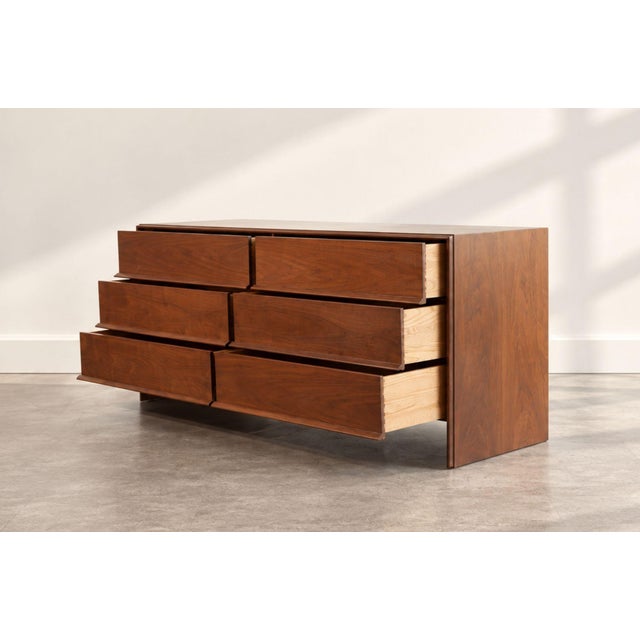 Wood t.h. Robsjohn-Gibbings Thin-Line Walnut Dresser, C. 1950s For Sale - Image 7 of 11