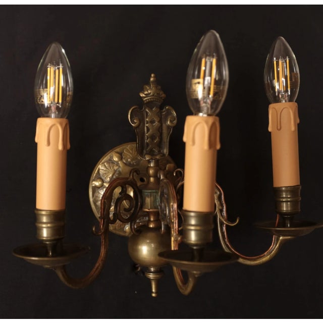 2000 - 2009 Antique Bronze Wall Lamps with Coat of Arms, Set of 2 For Sale - Image 5 of 7