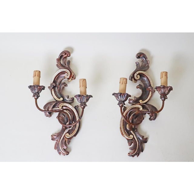 Italian Baroque Hand-Carved Wall Lights in Wood & Metal, 1950s, Set of 2 For Sale - Image 9 of 13