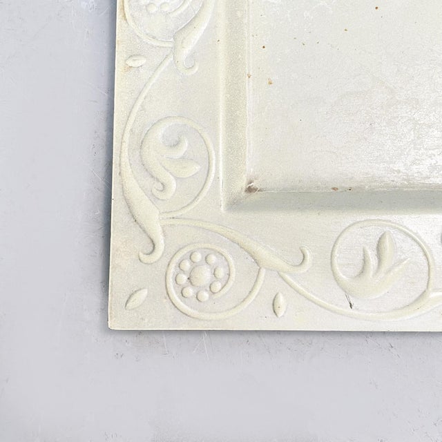 1990s Italian Modern Tray in Beige Iron with Curls Pattern Decorations, 1990s For Sale - Image 5 of 8
