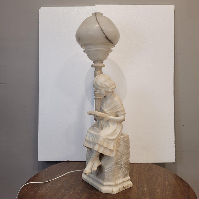 Stone Early 20th Century Art Nouveau Girl Reading Table Lamp in Alabaster, Italy, 1920s For Sale - Image 7 of 18