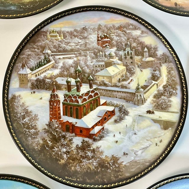 1991 Vintage Rustic European Boho Chic Russian Palace Decorative Wall Plates - Set of 8 For Sale - Image 11 of 13