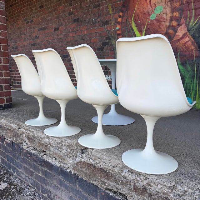 Vintage Eero Saarinen for Knoll, Tulip Chairs and a Tulip Table For Sale In Cleveland - Image 6 of 12