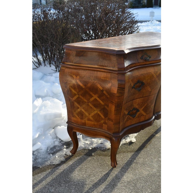 Vintage Italian Parkay Inlaid Bombe' Four Drawer Commode For Sale - Image 10 of 13