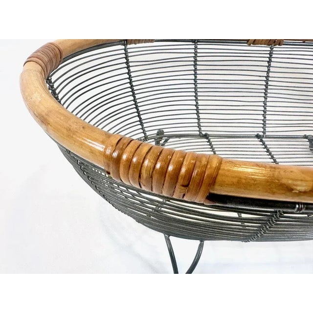 Large Mid-Century Basket in Openwork Metal Wire and Bamboo, 1960s For Sale - Image 9 of 12