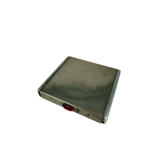 Vintage French Art Deco Coty Paris Powder Compact With Red Enamel Accent For Sale In West Palm - Image 6 of 9