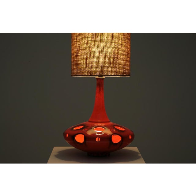 Mid-Century Modern Orange Ceramic Table Lamp, 1970s For Sale - Image 3 of 14