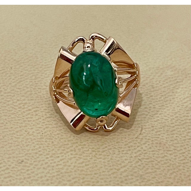 Emerald 7 Carat Elongated Oval Emerald Cabochon 14 Karat Rose Gold Cocktail Ring Vintage For Sale - Image 8 of 18