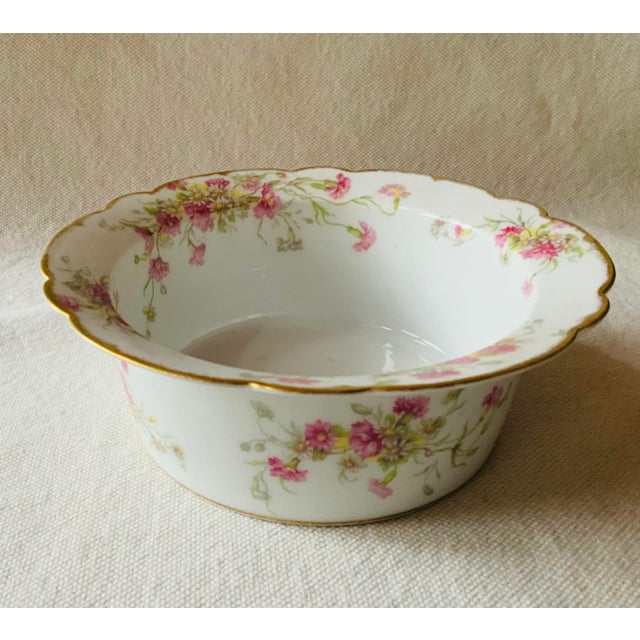 1910s French Limoges Porcelain Soufflé Dish With Underplate - Hand-Painted Pink Carnations, Bawo & Dotter For Sale - Image 12 of 18