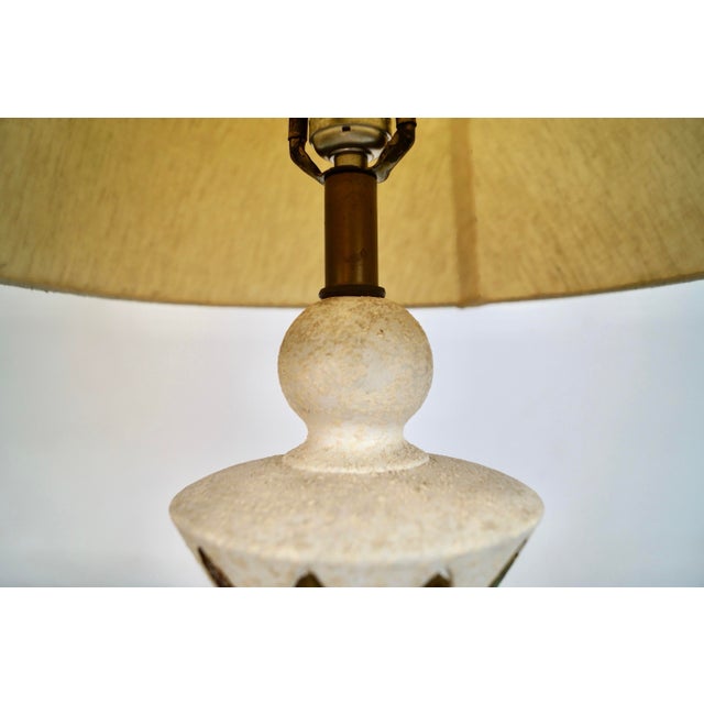Laurel Lamp Company 1960’s Mid-Century Modern Glazed Pottery Ceramic Table Lamp For Sale - Image 4 of 12