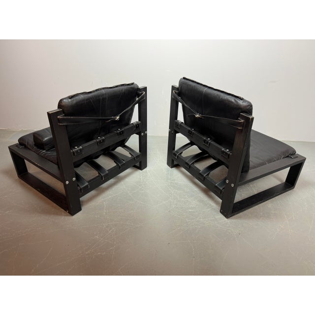 Mid-Century Brutalist Black Leather Lounge Chairs with Black Wooden Frames by Sonja Wasseur, Netherlands, 1970s, Set of 2 For Sale - Image 4 of 14