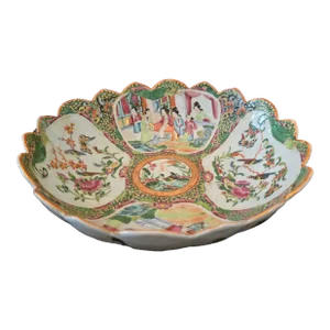 Antique Chinese Porcelain Large Rose Medallion Bowl