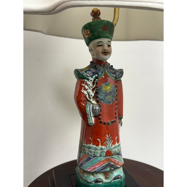 Vintage Chinese Famille Rose Porcelain Court Figure Table Lamp For Sale In San Francisco - Image 6 of 12