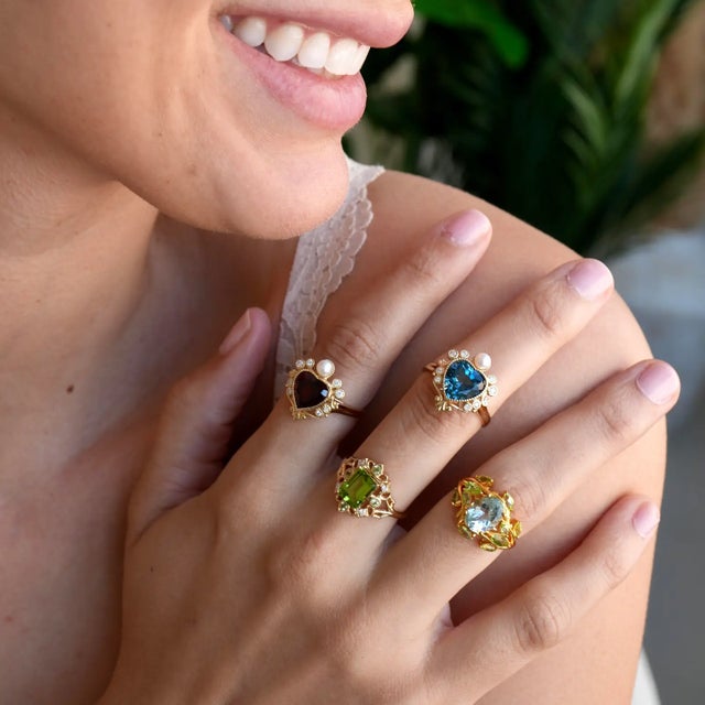 Metal Kai Renaissance Peridot Diamond Cocktail Ring in 14k Solid Gold, size 5 For Sale - Image 7 of 12