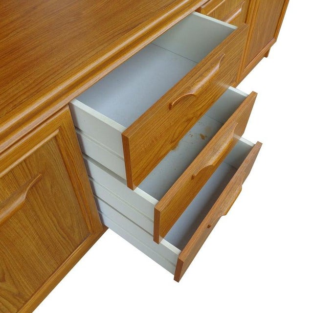 Mid-Century Modern Jentique Oak Sideboard With Hair Pin Legs For Sale In Houston - Image 6 of 9