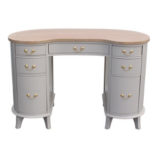 Late 20th Century Mid-Century Mahogany Kidney Shaped Desk of Seven Drawers For Sale