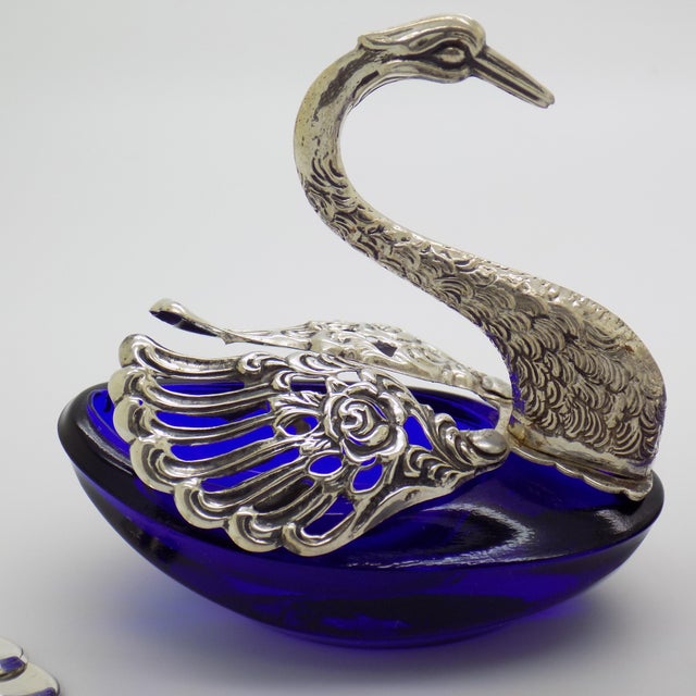 1970s Vintage Italian Sterling Silver 800 Swan Salt Cellars with Cobalt Glass Liners and Spoons, 1970s, Set of 4 For Sale - Image 5 of 13