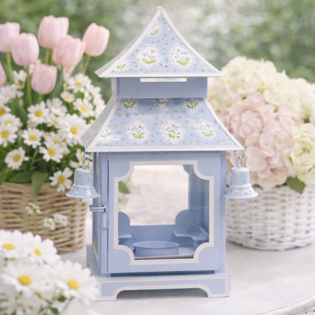 Chinoiserie Blue & Tulip Pagoda Lantern, Medium For Sale - Image 3 of 5