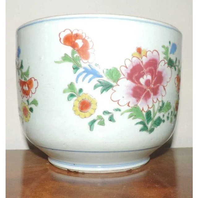 18th Century 18th Century Chinese Famille Rose Porcelain Urn Bowl or Cachepot Planter Vase For Sale - Image 5 of 11