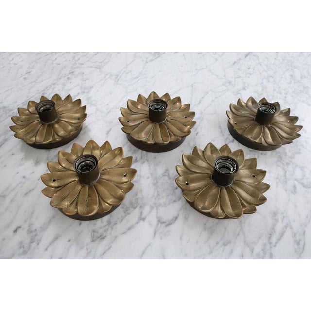 Hollywood Regency Hollywood Regency Brass Flower Wall Lamp, 1960s For Sale - Image 3 of 15