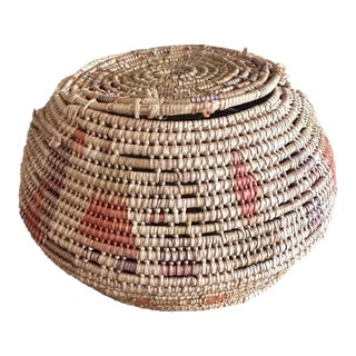 Hand-Woven Native American Horsehair Lidded Basket For Sale