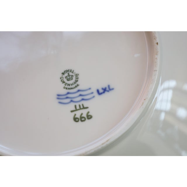 White Vintage Royal Copenhagen "Princess" 12" Round Hand-Handled Platter - Deep Cobalt - First Quality For Sale - Image 8 of 9