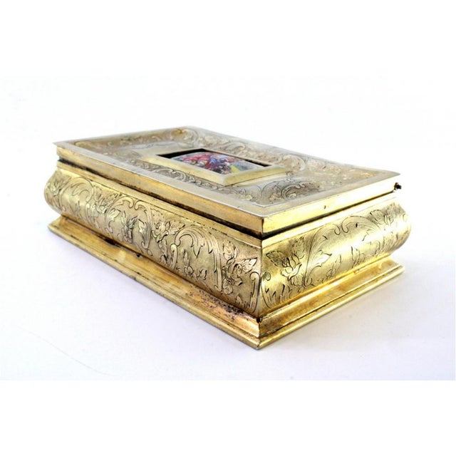 Jewelry Box in Gold-Plated Silver with Engraved Plant Motifs For Sale - Image 9 of 9