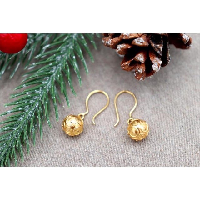 Earrings in 19.2k Gold, Set of 2 For Sale - Image 6 of 6
