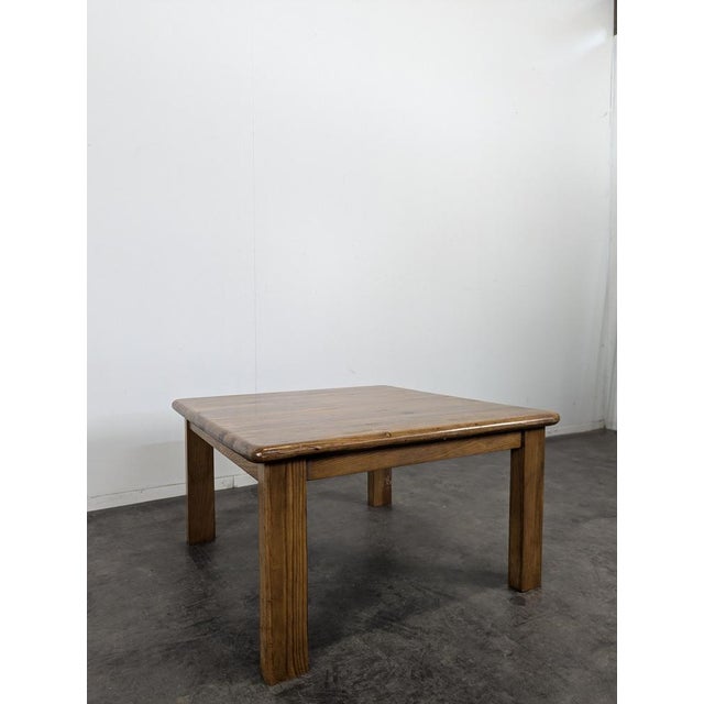 Vintage Pine Coffee Table, in Very Good conditions.
