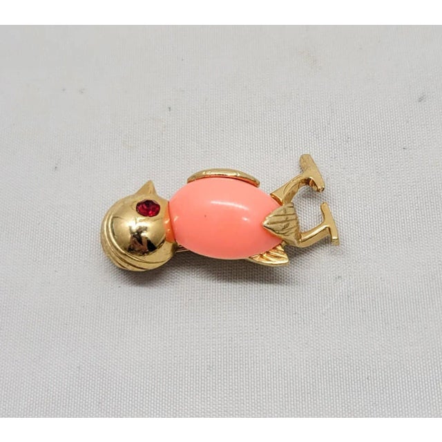 1960s Vintage 1960s Signed Napier Small Goldtone Faux-Coral Chick Brooch For Sale - Image 5 of 8