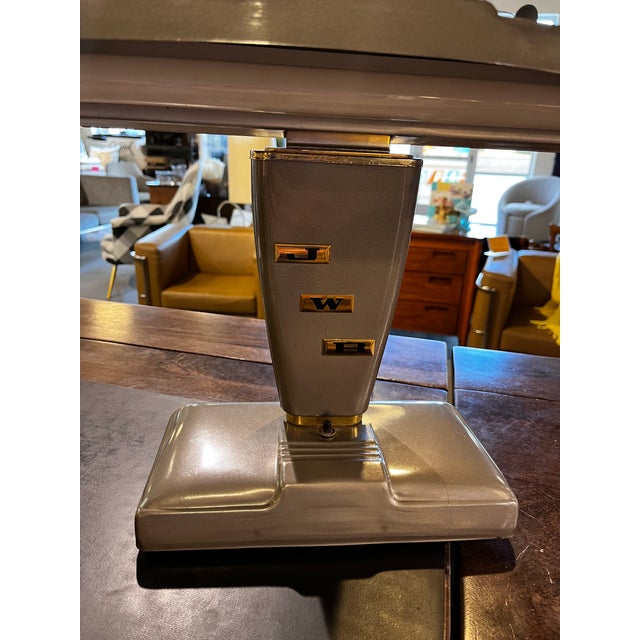 Vintage Art Deco Streamline Bank Lamp, Circa 1960s For Sale - Image 4 of 14