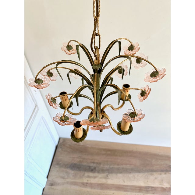 Metal Italian Pink Glass Floral Chandelier with Gilt Tole Leaves from Banci Firenze, 1970s For Sale - Image 7 of 16