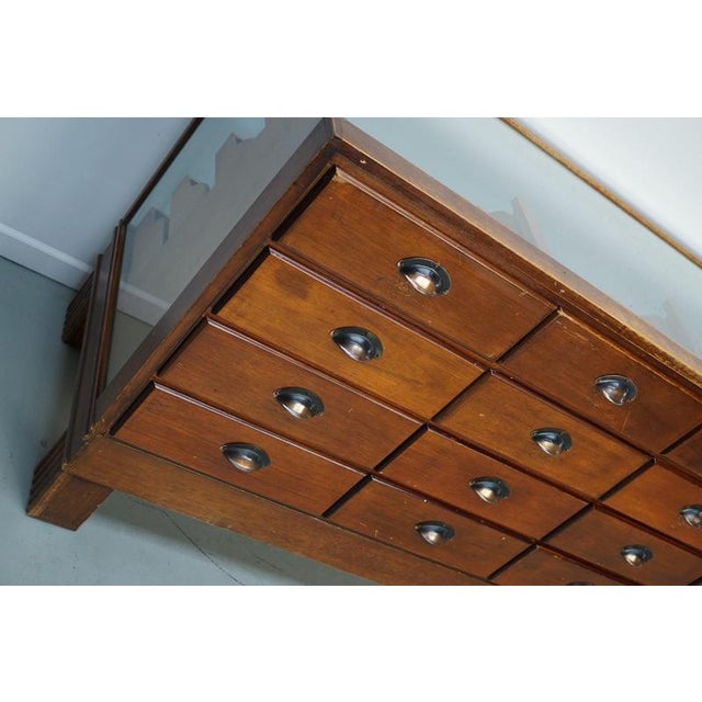 English Beech and Glass Shop Counter Cabinet, 1920s For Sale - Image 6 of 18