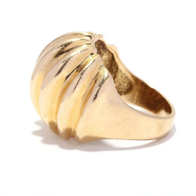Early 21st Century Ridged Dome Ring, 18k Yellow Gold, Gold Croissant Ring, Solid Gold Ring, Heavy, Size 5.5 For Sale - Image 5 of 6