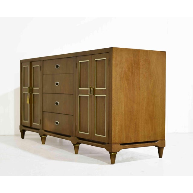 American of Martinsville Mid Century Modern Sideboard or Dresser by American of Martinsville For Sale - Image 4 of 11