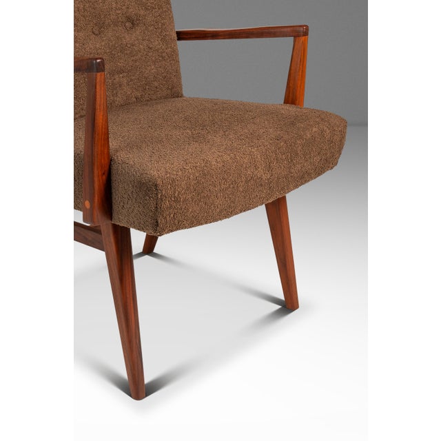Set of Two (2) Rare Mid-Century Modern Model C-108 Armchairs in Walnut & Brown Bouclé Attributed to Jens Risom for Jens Risom Design, Usa, C. 1950s For Sale - Image 15 of 18