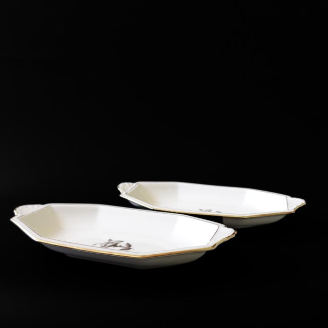 Antique oval tableware Astrid Anemona designed by Edward Hald for KP Karlskrona Sweden 1930s. Medium size serving plate.