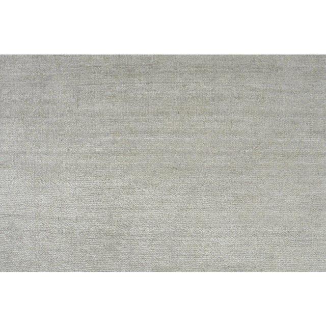 2010s 2010s Rug & Kilim’s Modern Rug in Solid Gray and Off-White Striae For Sale - Image 5 of 8