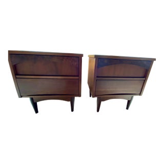 1960s Mid-Century Modern Pair of Nightstands For Sale