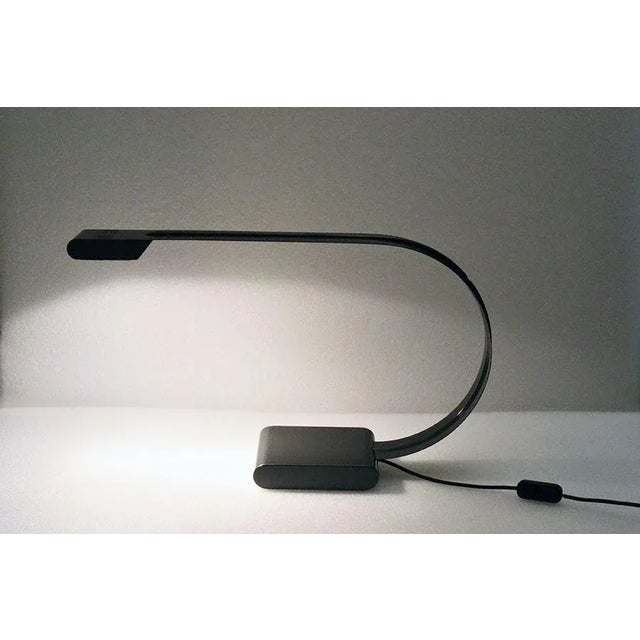 1970s Lacquered & Curved Metal Italian Table Lamp, 1970s For Sale - Image 5 of 11