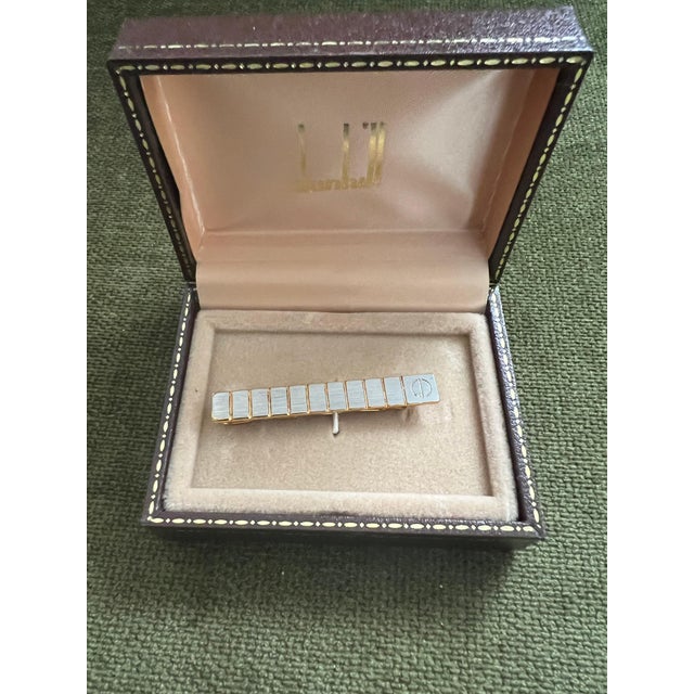 Rare Vintage Dunhill Gold Plated Tie Clip With Original Dunhill Case Circa 1960 For Sale In New York - Image 6 of 10