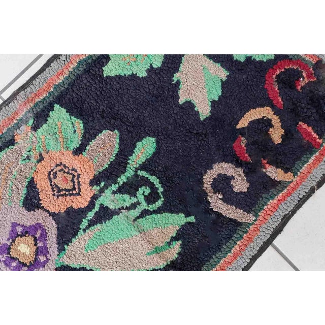 1900s Handmade Antique American Hooked Rug 2.1' X 5.5' For Sale - Image 9 of 11