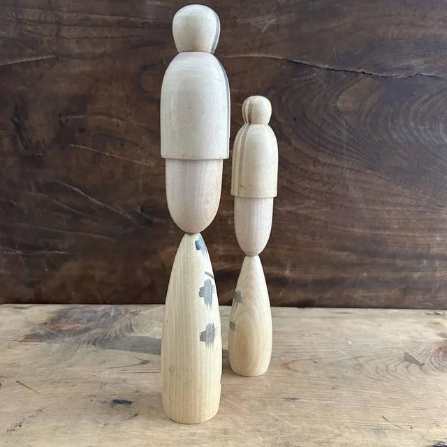 Mid-Century Modern Kawaii Sosaku Kokeshi Dolls, Japan, 1980s, Set of 2 For Sale - Image 3 of 9