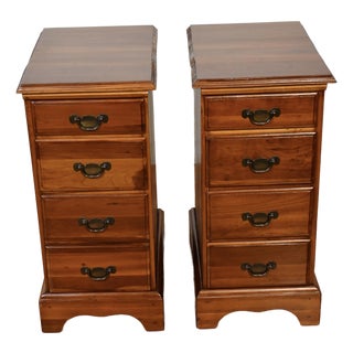 1930s Pair of English Cedar Wood Nightstands Bedside Tables For Sale