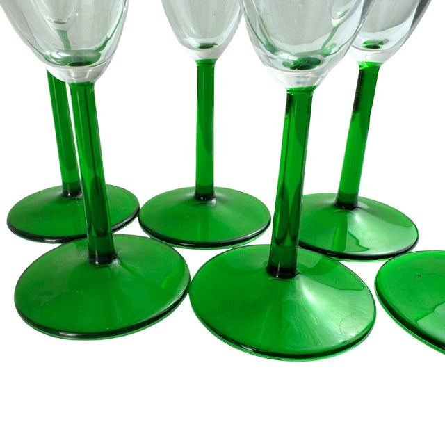 1980s Vintage Luminarc Durand France Emerald Green Champagne Flute Wine Glasses- Set of 6 For Sale - Image 5 of 6